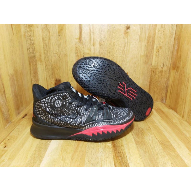 KYRIE 7 BLACK RED