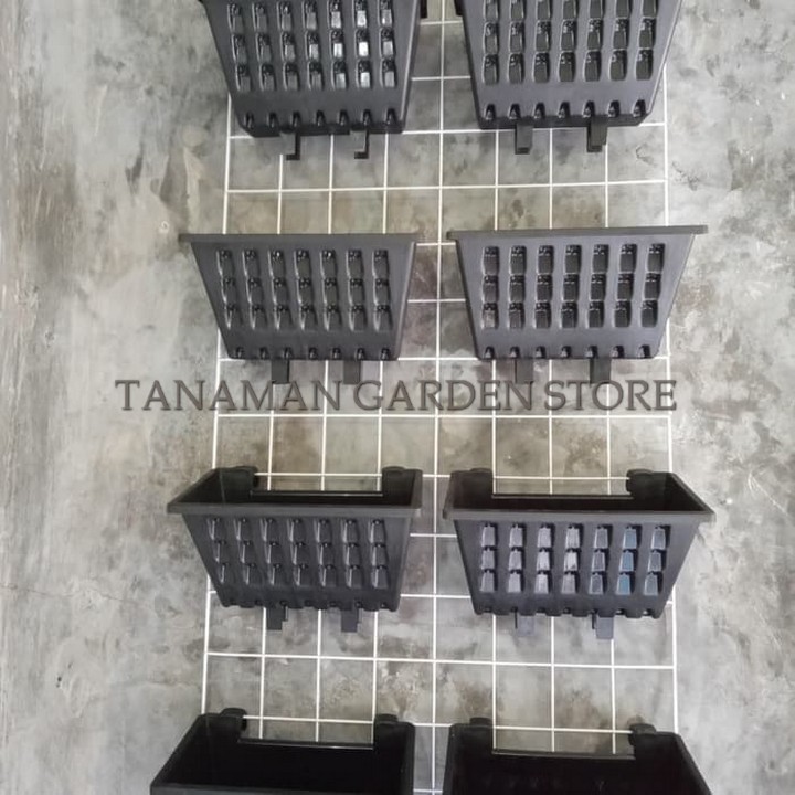 Pot Argo Hitam Tempel Dinding Plastik