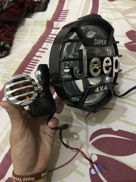 Lampu jeep plus breket cicin dan plus lampu sen