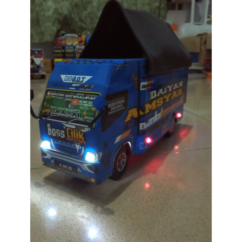 Miniatur Truk Bos Cilik Shopee Indonesia