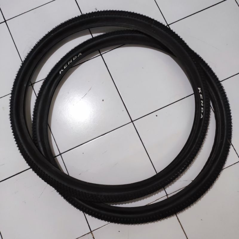 Ban 29 x 2.10 Kenda Small Block Eight