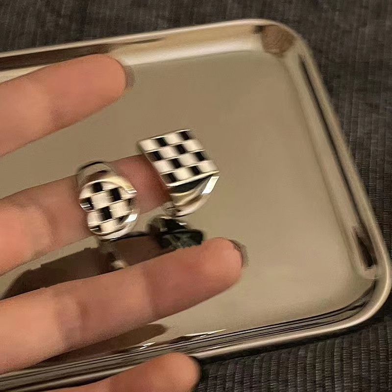 Cincin Model Terbuka Desain Hati Motif Kotak-Kotak Hitam Putih Gaya Retro Adjustable