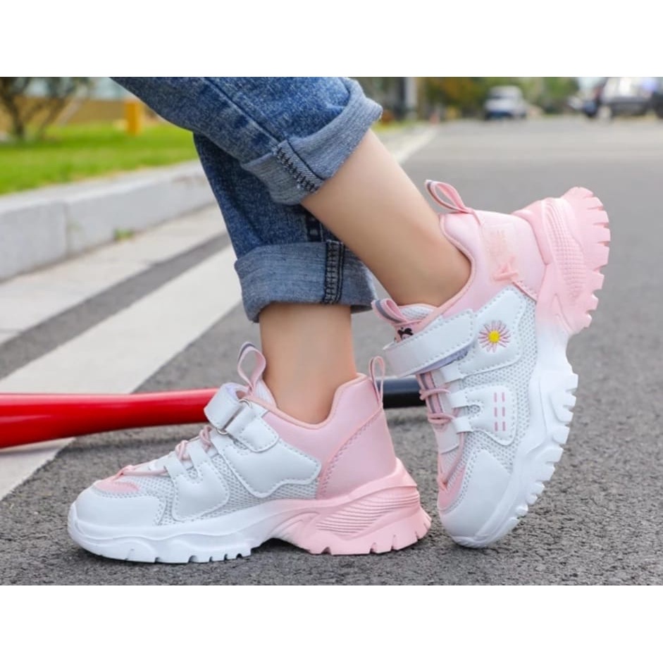 Sepatu Sneakers Perempuan Wanita Cewek Cewe Anak Sekolah Untuk Olahraga Style Nongkrong Ootd Zumba J