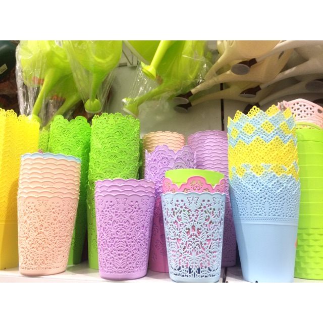 Pot plastik warna warni
