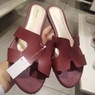  Sandal  wanita Bata flat warna  merah  maroond nyaman dipakek 