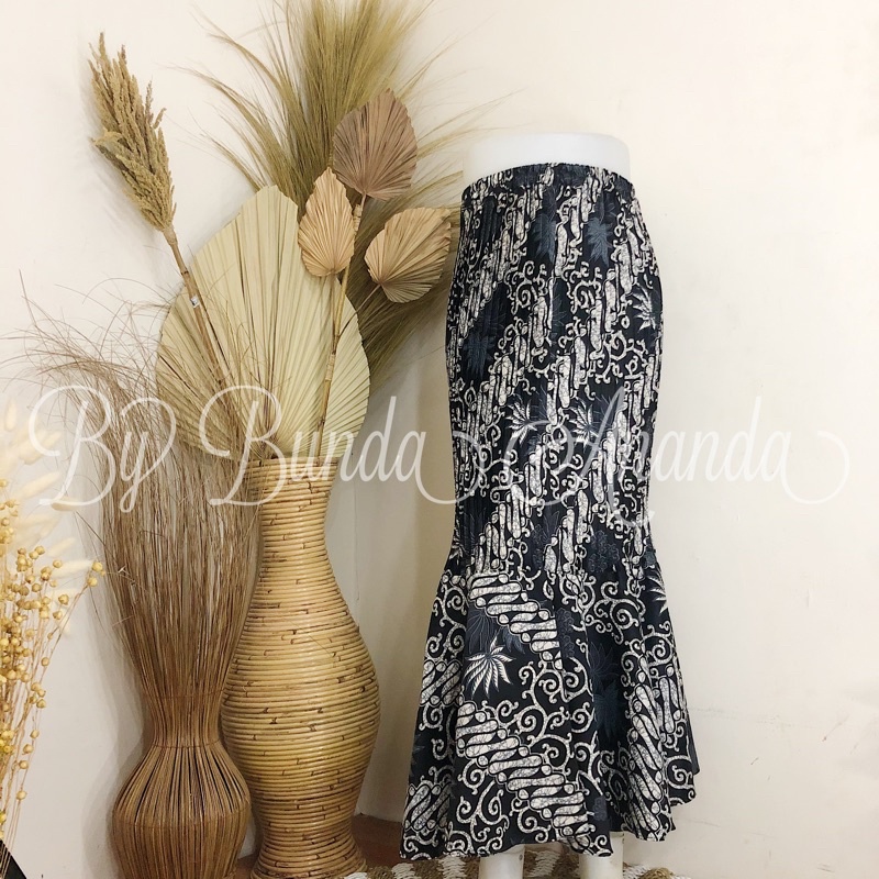 Rok Batik Plisket Duyung-Kenanga Silver