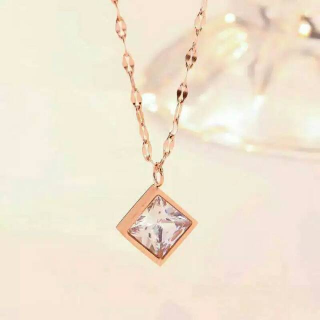 GG kalung Aksen Persegi Batu zircon Titanium Lapis Emas 18k Rose Gold#KL-167