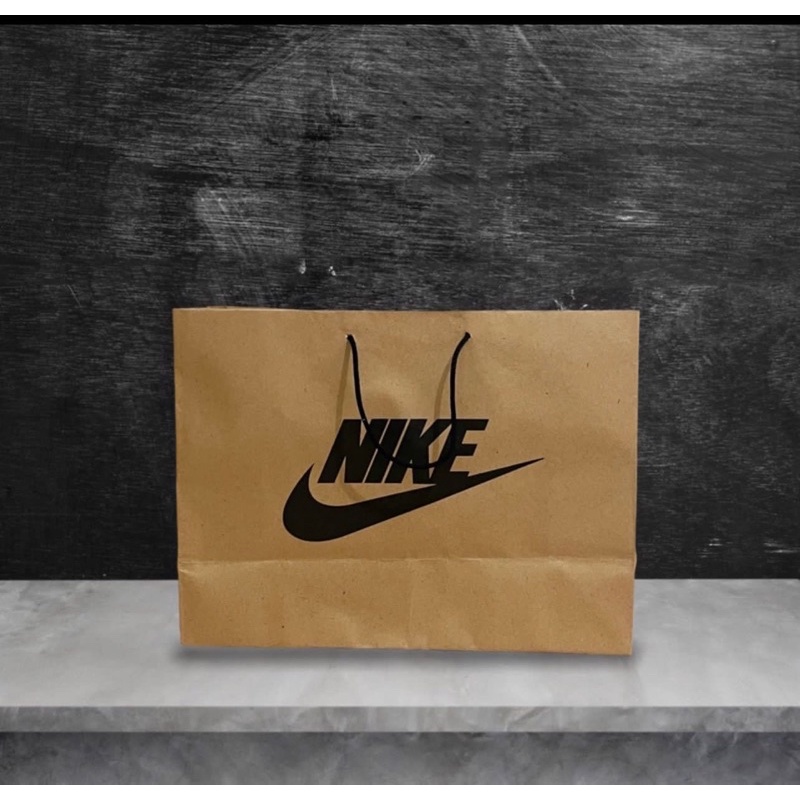 

Paper bag n*ke