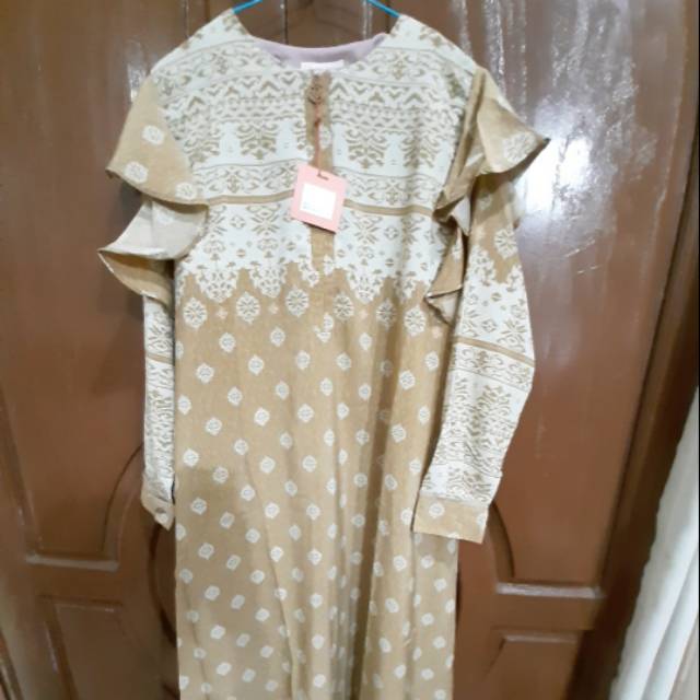 Dress basuo ria miranda