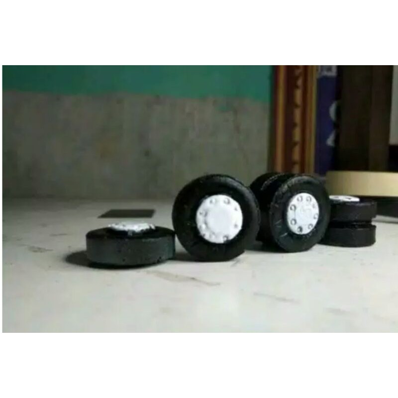 Roda tronton miniatur bus dan truk skala 50