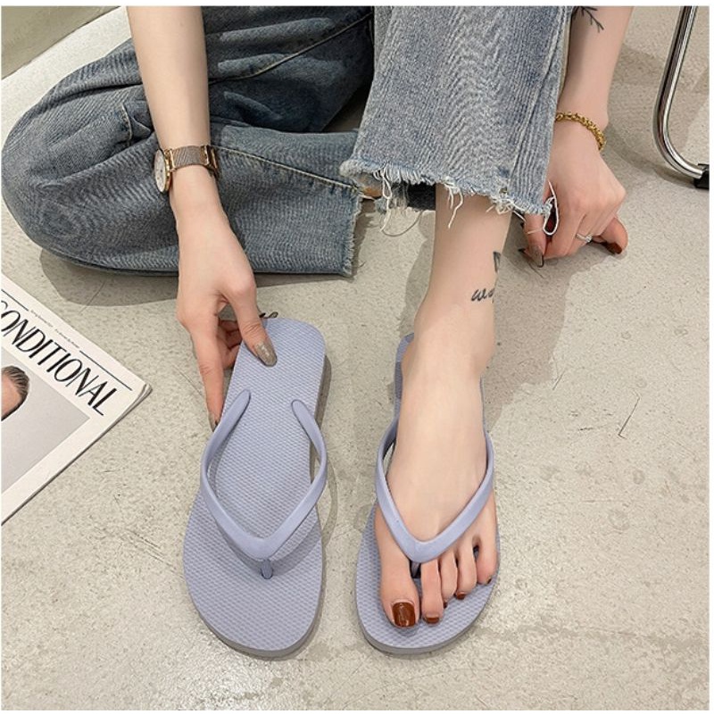 Sandal jepit wanita