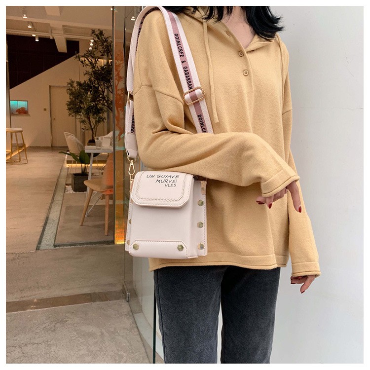 TFT AX20024 92497 AX497 B2037 C0111 E4080 DT5243 R6276 SAME ( 1kg bisa 2 ) TAS SELEMPANG WANITA IMPORT - TAS ELEGANT WANITA –SLINGBAG - TAS KOREA - HARGA GROSIR BQ3037