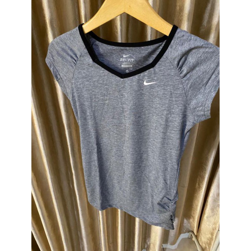 Preloved Kaos Olahraga Wanita Nike Ori Murah