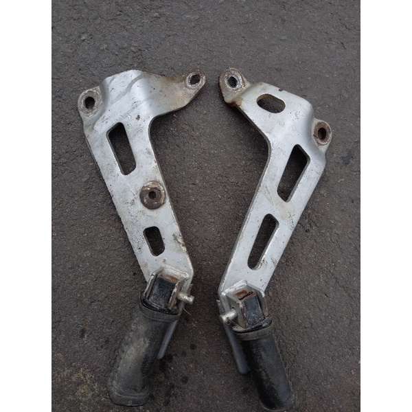 FOOTSTEP POSTEP PIJAKAN KAKI BELAKANG FIZR FIZ R F1ZR F1Z R ALFA CHAMP ORIGINAL YAMAHA