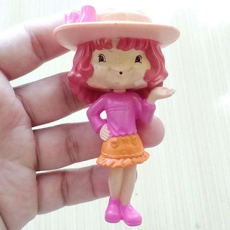 Mainan / Pajangan Patung Figure Strawberry Shortcake Toys Bekas 02