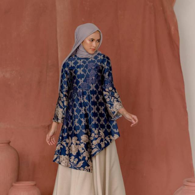 Flores Tunic By Wearing Klamby