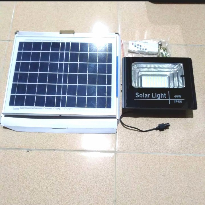 Lampu Sorot Solar 40w Lampu Tembak Tenaga Surya 40 w Sorot Solar Panel