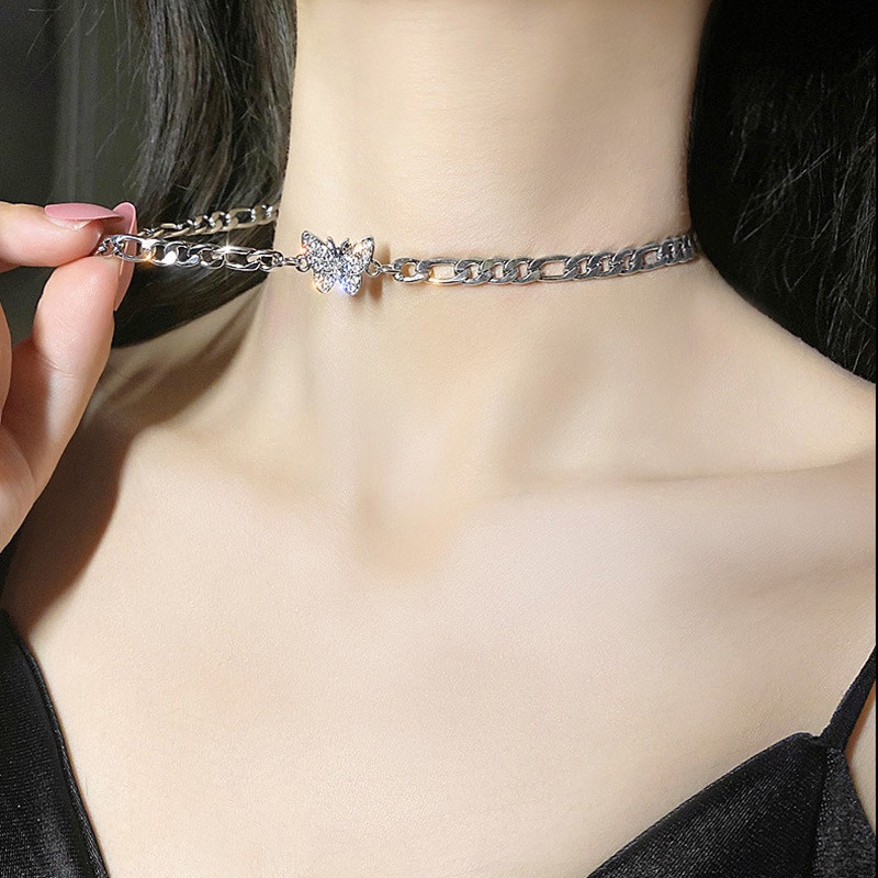 Kalung Choker Rantai Bahan Stainless Steel Desain Kupu-Kupu Aksen Zircon Gaya Hip Hop Untuk Wanita