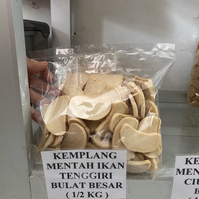 

Kemplang Mentah Bangka Ikan Tenggiri Bulat Besar Super - Snack.Bangka - Snack Bangka - Oleh Oleh Khas Bangka - Asli Bangka - Kerupuk Bangka - Kemplang Goreng - Kemplang Bangka - Kemplang Oven - Kerupuk Bangka - Kemplang oven - Kerupuk Bangka