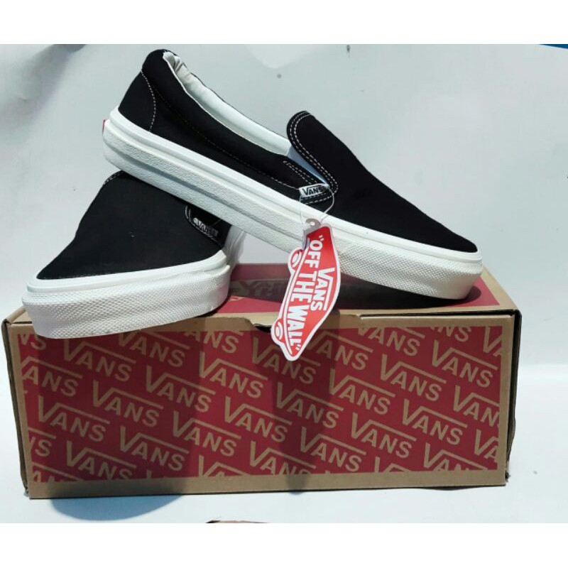 V4NS SLIP ON BLACK WHITE OG GRADE ORI PREMIUM V4NS PREMIUM SEPATU SNEAKERS PRIA  SNEAKERS WANITA