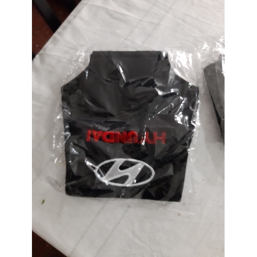 1 / 2PCS Bantal Leher Bahan Kulit PU Dapat Disesuaikan Untuk Hyundai Sonata Elantra Tucson Creta Santa I30 Ix35 Ix40 IX20 Ix25