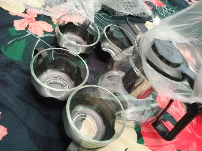 Teapot / Teko Set Gelas Bahan Kaca + Penyaringan / 5 In 1 / Dapat 1 Teko Dan 4 Gelas (perabotan)
