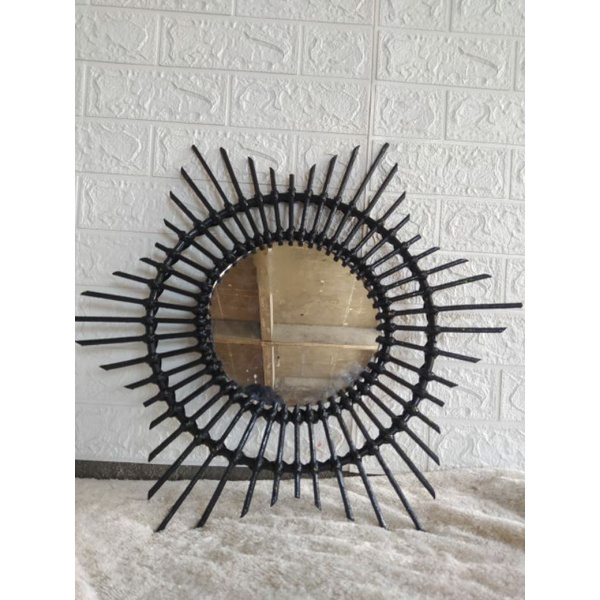 Cermin Rotan Hiasan Dinding Model Matahari