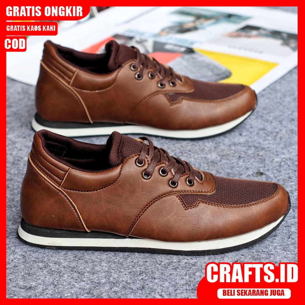 CRAFTS Sepatu Sneaker Pria Formal Casual Hitam Kulit Pu