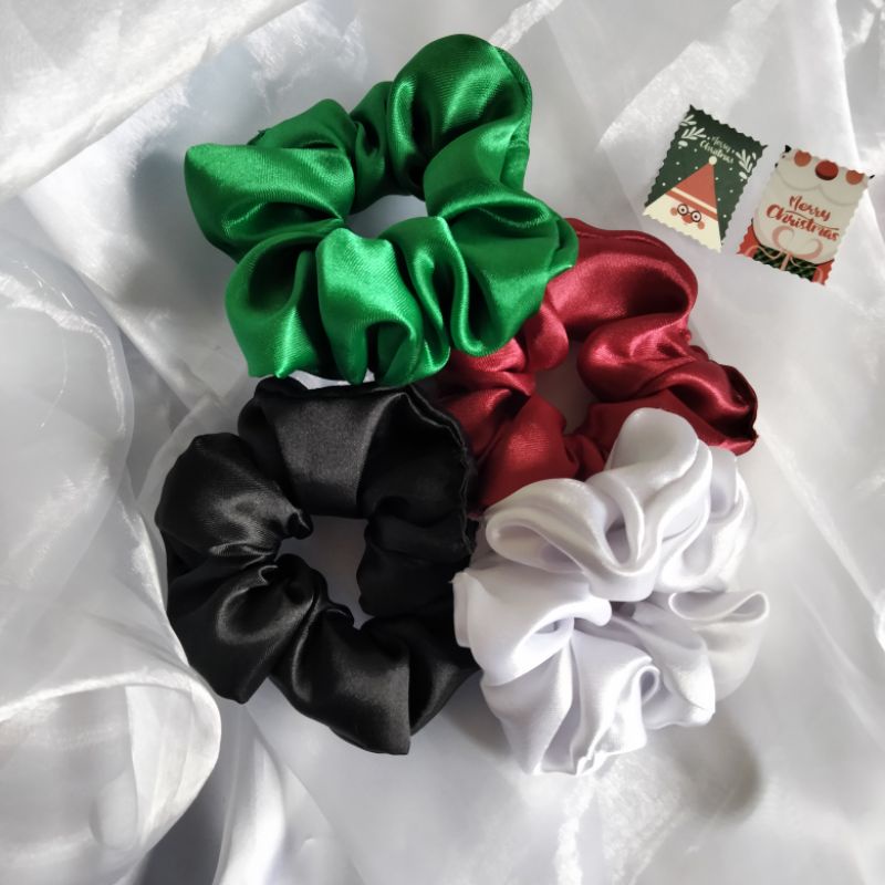 Scrunchies Satin Hampers Kado Natal Christmas Aesthetic