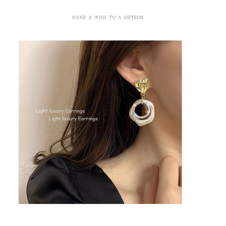 Anting stud Desain milk white Untuk Wanita