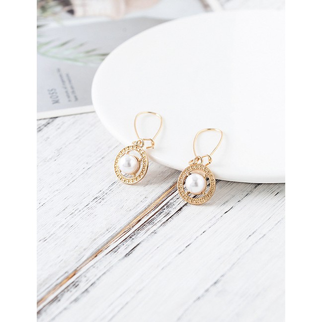 LRC Anting Gantung Fashion Gold Pearl Round Earrings F90564