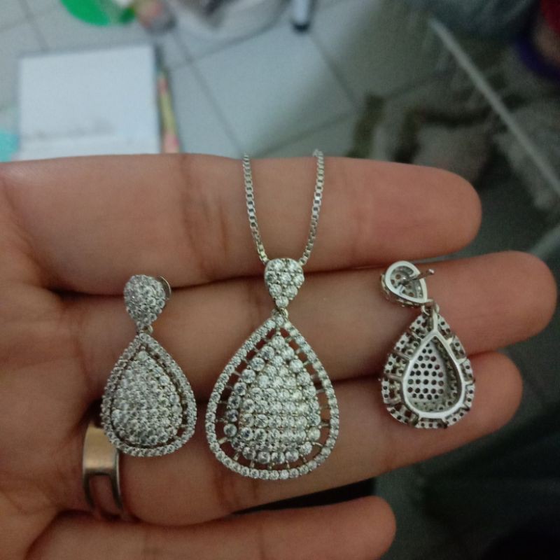 Kalung dan Anting Replika berlian model Labu