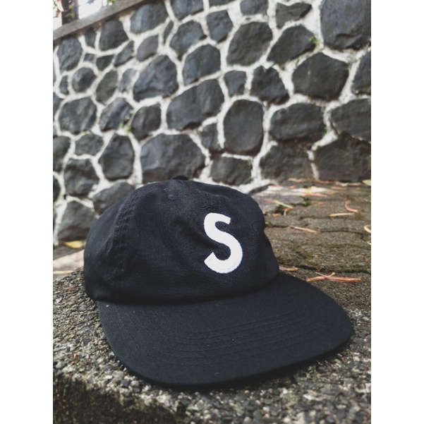 topi snapback supreme logo s