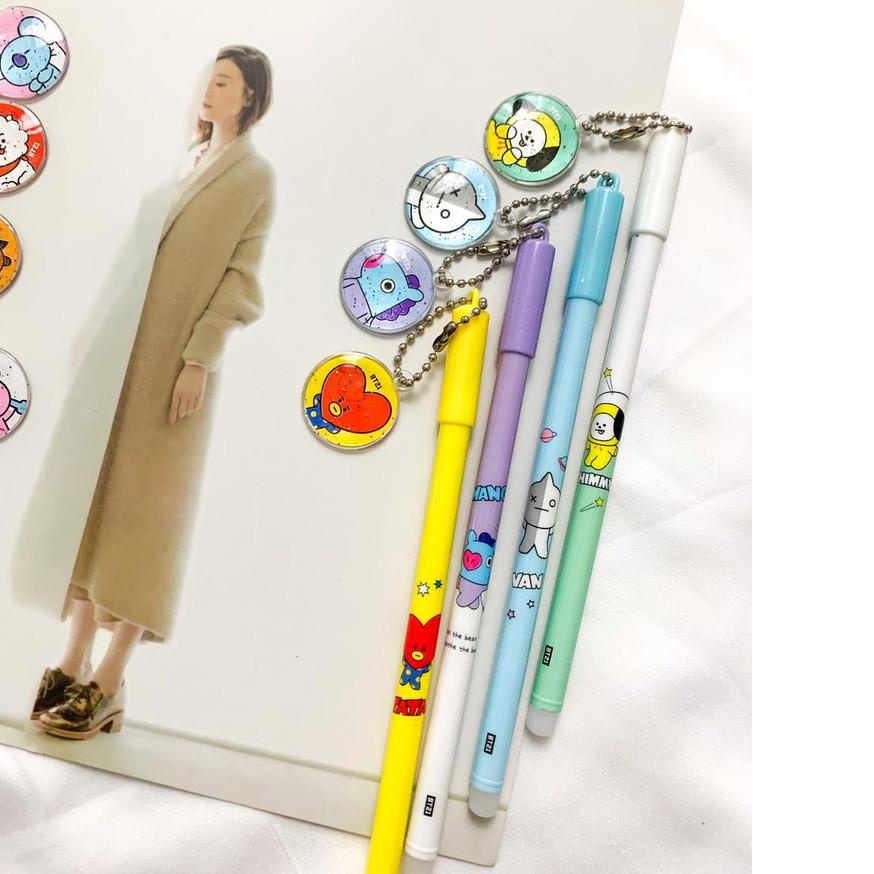 

1 SET 8 BOLPEN PENA PULPEN GEL TINTA HITAM GANTUNGAN KOIN BT21 B T S BANG TAN READY GROSIR / COD