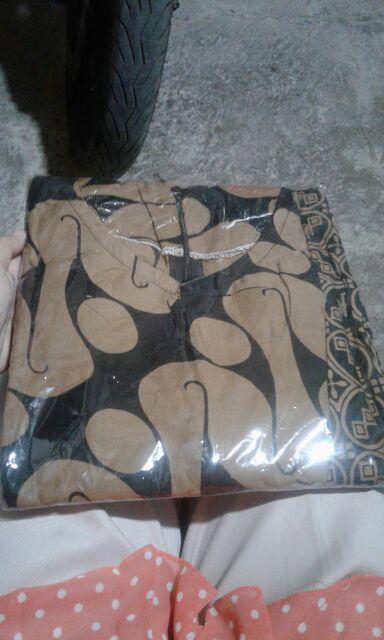 Terbaru !! Atasan Batik Wanita Terhits Dikantor