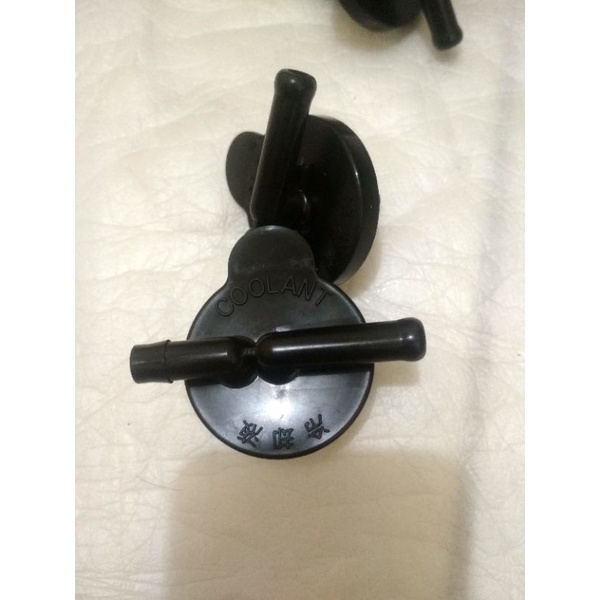 tutup tabung cadangan air radiator universal