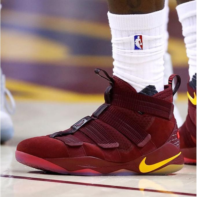 SALE NIKE LEBRON SOLDIER 11 CAVS MAROON PREMIUM ORIGINAL / SEPATU NIKE