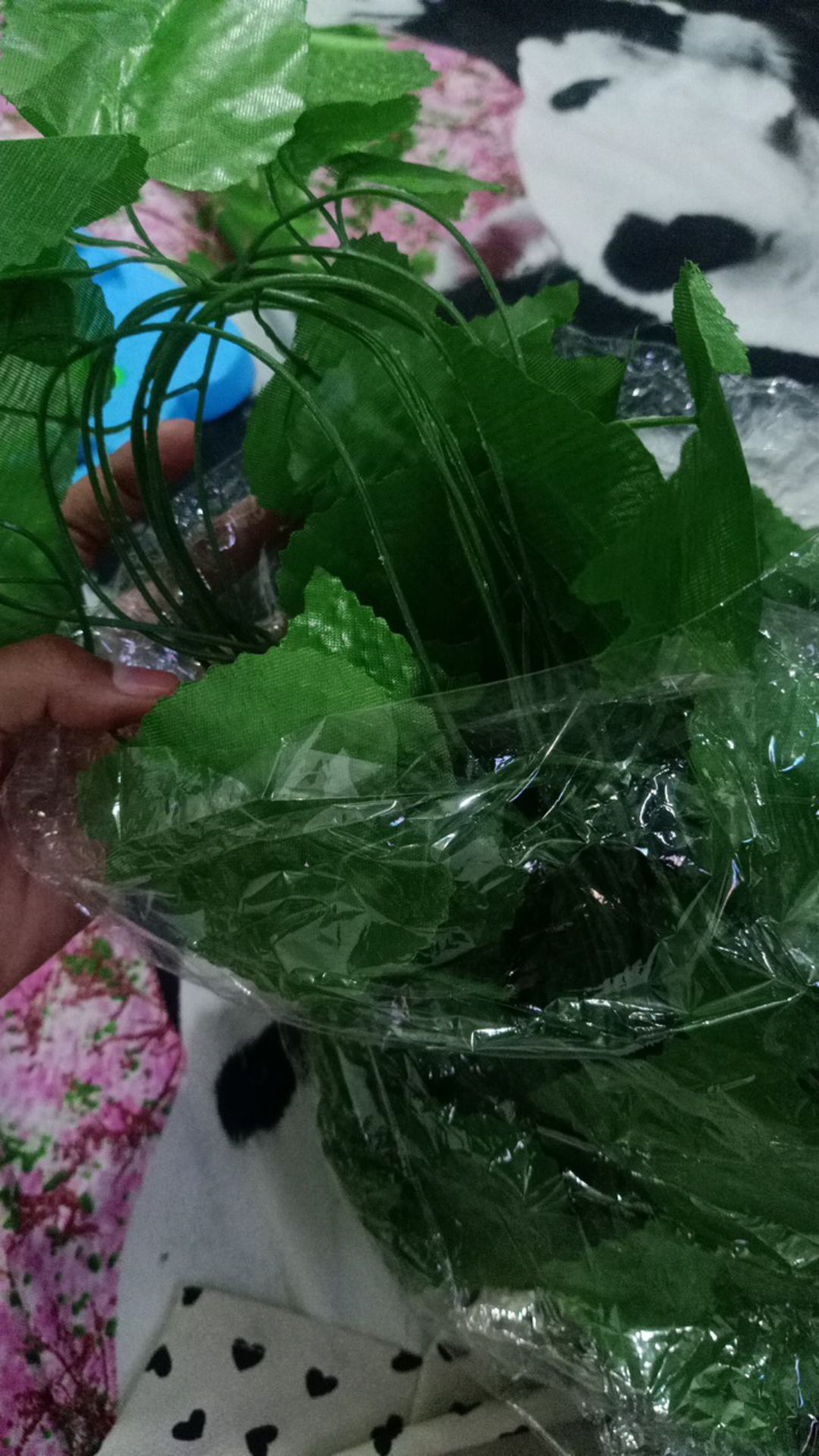 Daun Rambat Anggur Besar Plastik Artificial