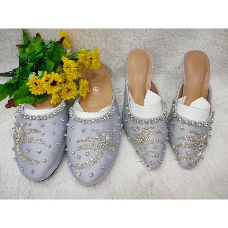 Sendal Selop Pengantin Wanita Pria Payet Elegan Warna Silver Abu Abu