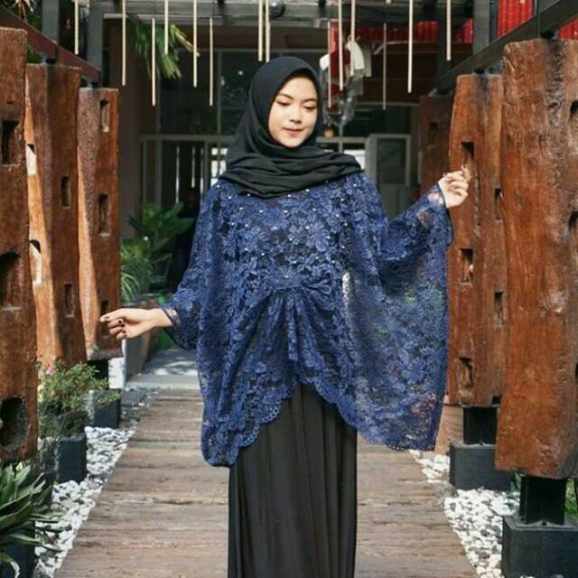 Cape Brukat / cape batwing mutiara