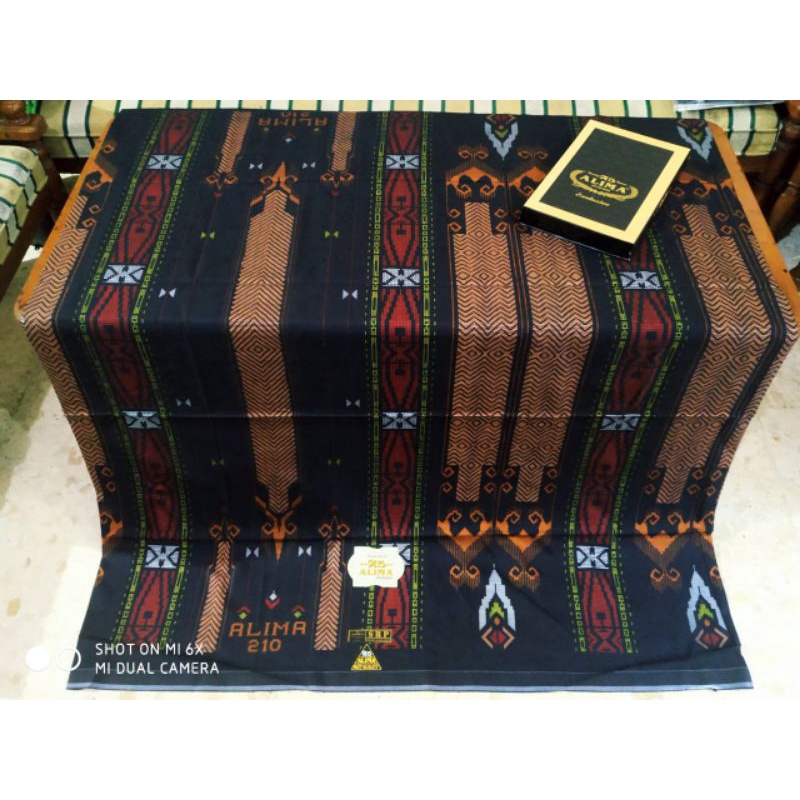 Sarung Alima motif bhs hitam