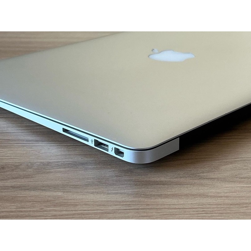 Macbook Air 2017 13 inch intel Core i7 // i5 Ram 8Gb Ssd 128 / 256Gb