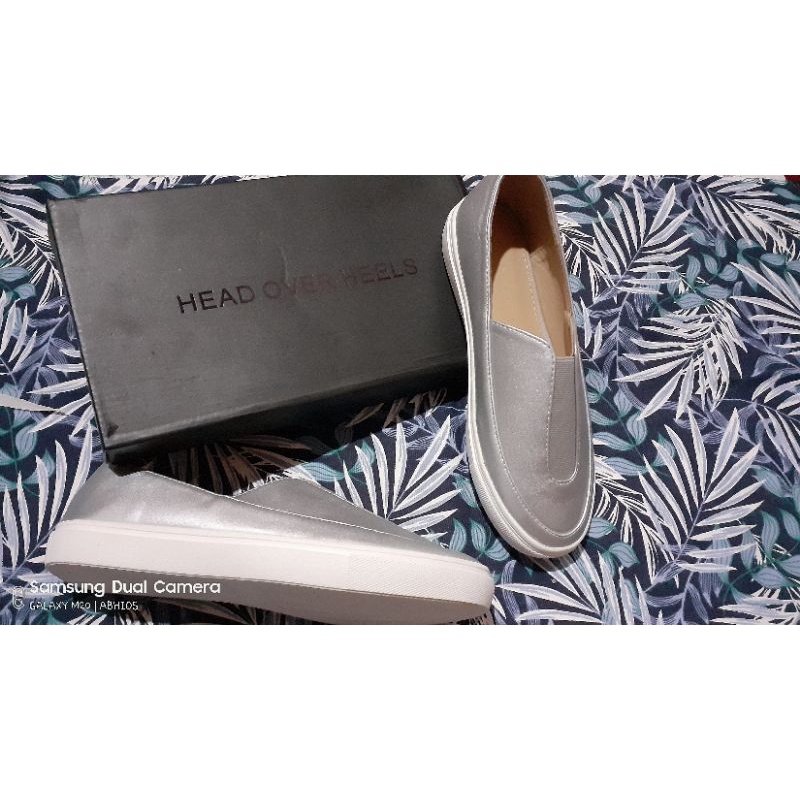 sepatu head over heels ori