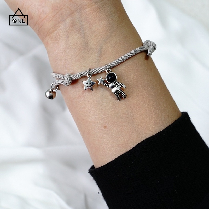 COD❤2pcs/set Couple Gelang Pasangan Magnetik Lucu Astronot Liontin Gelang Disesuaikan Gaya Korea A one