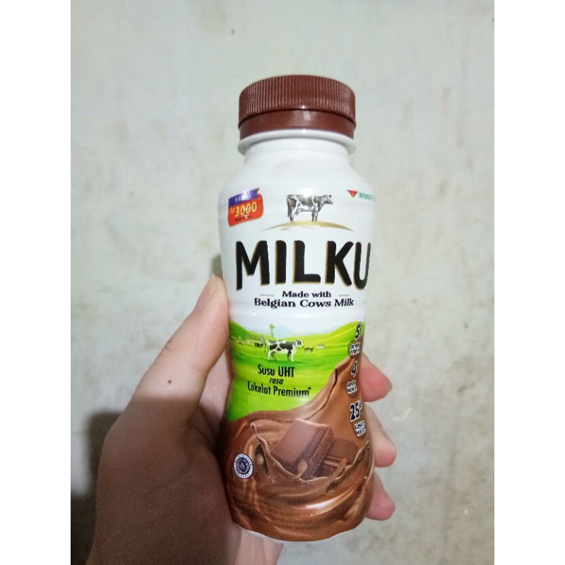 

new product!!! milku susu UHT rasa cokelat premium & stroberi