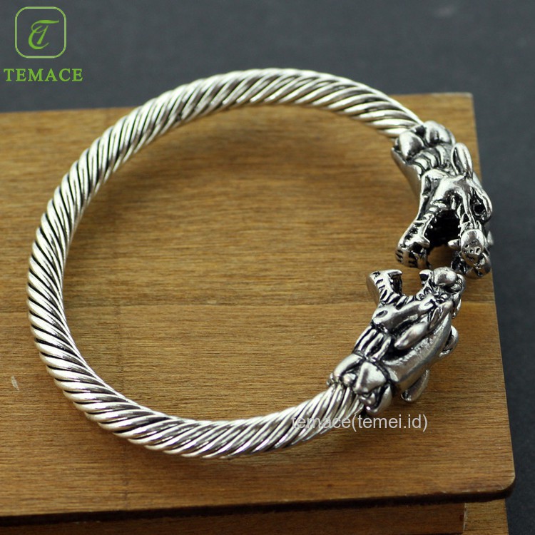 pipi Gelang Pria / Wanita Desain Anime Attack on Titan Shingeki no Kyojin untuk Hadiah Natal