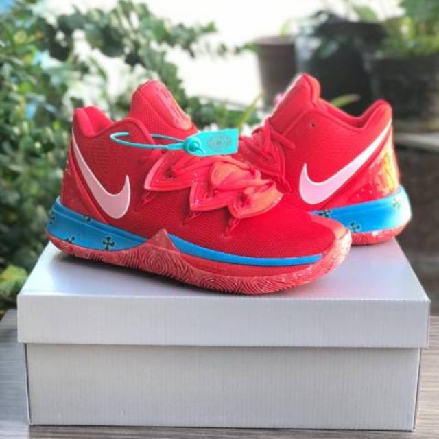 larry the lobster kyrie 5