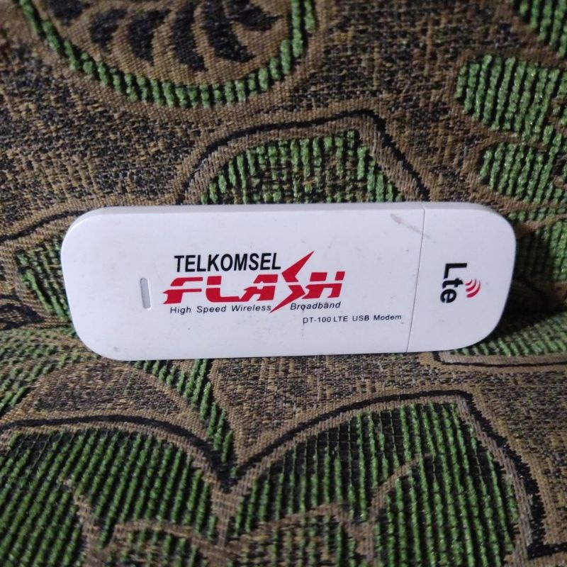 Modem Telkomsel Flash DT 100 LTE second