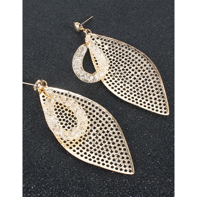 LRC Anting Tusuk Fashion Golden Frosted Mesh Leaf Alloy Hollow Earrings K44456