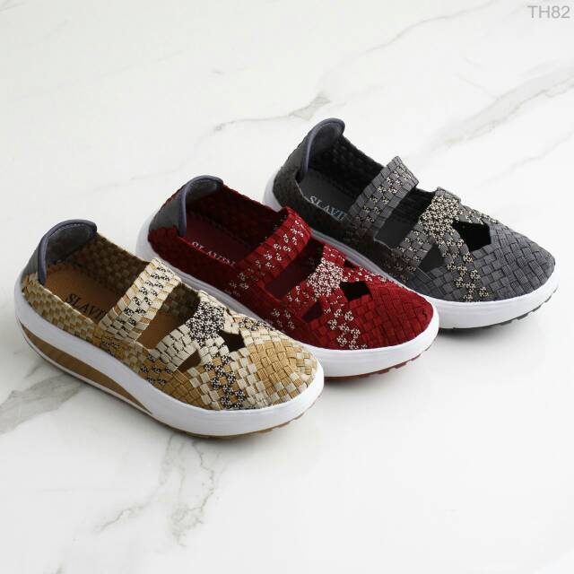 Slavina Rajut Wedges TH82